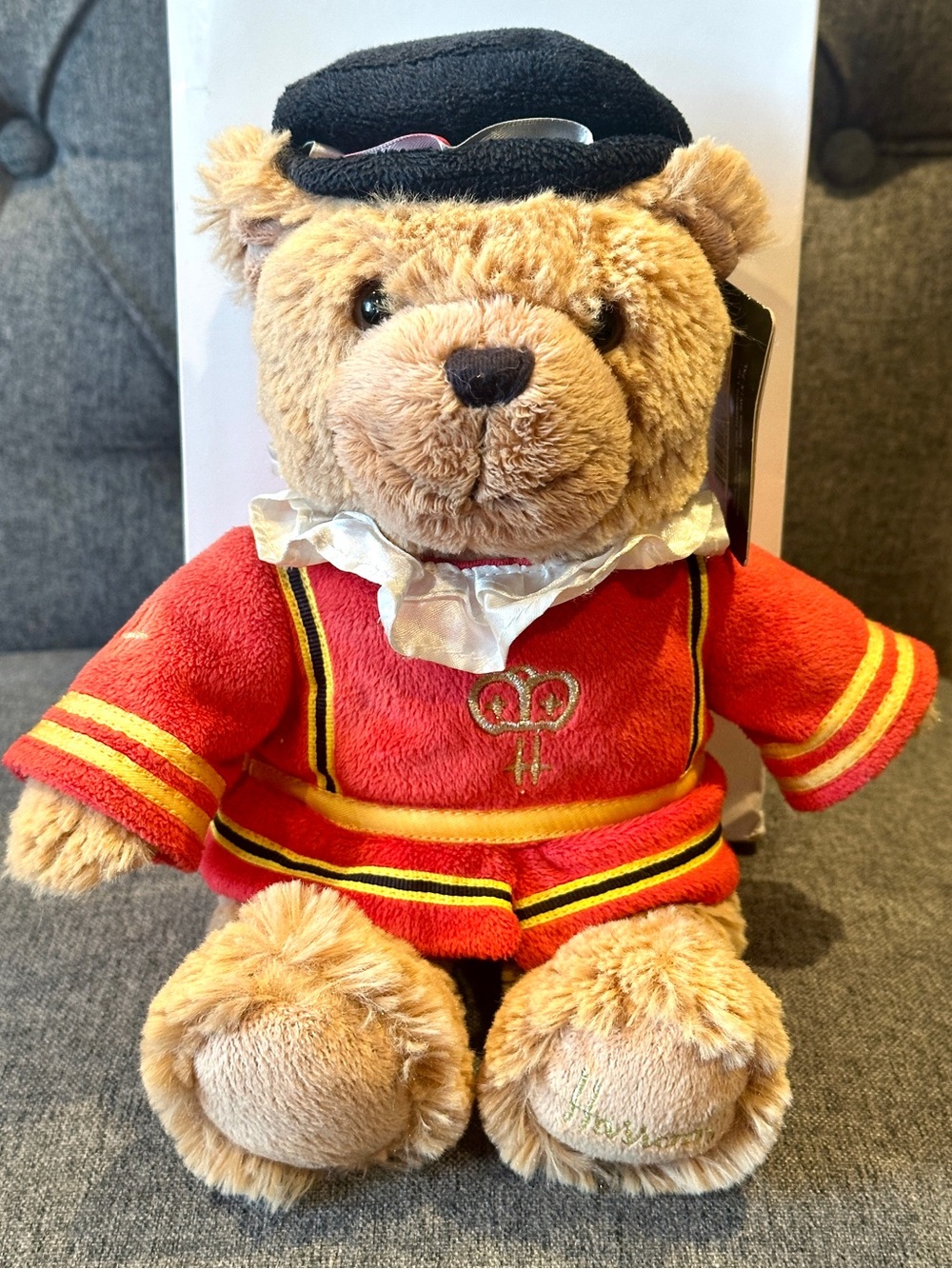 Harrods Beefeater Bear 10" London Tower Guard Plush MINT New With Tags Authentic